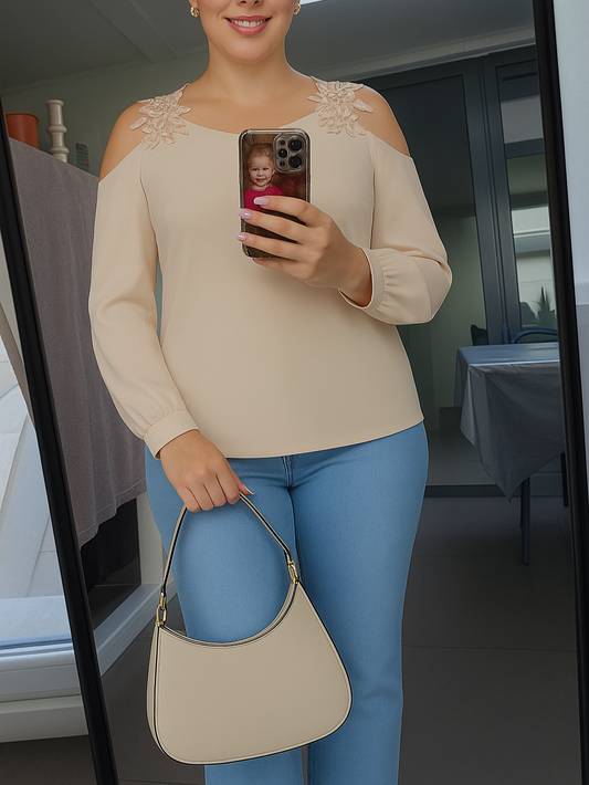 Haut à épaules dénudées en dentelle